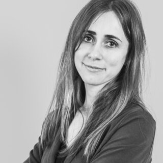 Olga Bertram | © BIS Wirtschaftsförderung Bremerhaven Portrait einer jungen Frau, die etwas seitlich in die Kamera lächelt | © BIS Wirtschaftsförderung Bremerhaven