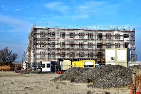 Ein Gebäude im Bau mit einem Gerüst verkleidet | © BIS Bremerhaven