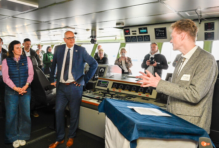 Bürgermeister Bovenschulte begrüßt Polarstern im Heimathafen | © Senatspressestelle