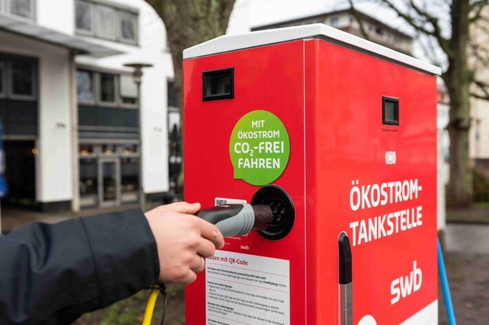 Neue Stromsäule für E-Autos | © David Farcas Neue Stromsäule für E-Autos | © David Farcas