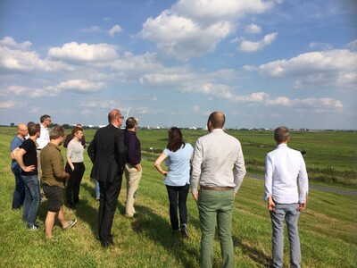 Vorschläge zur Erschließung der Luneplate für eine Green Economy | © Die Planungsteams sichten den Planungsgegenstand Luneplate Vorschläge zur Erschließung der Luneplate für eine Green Economy | © Die Planungsteams sichten den Planungsgegenstand Luneplate